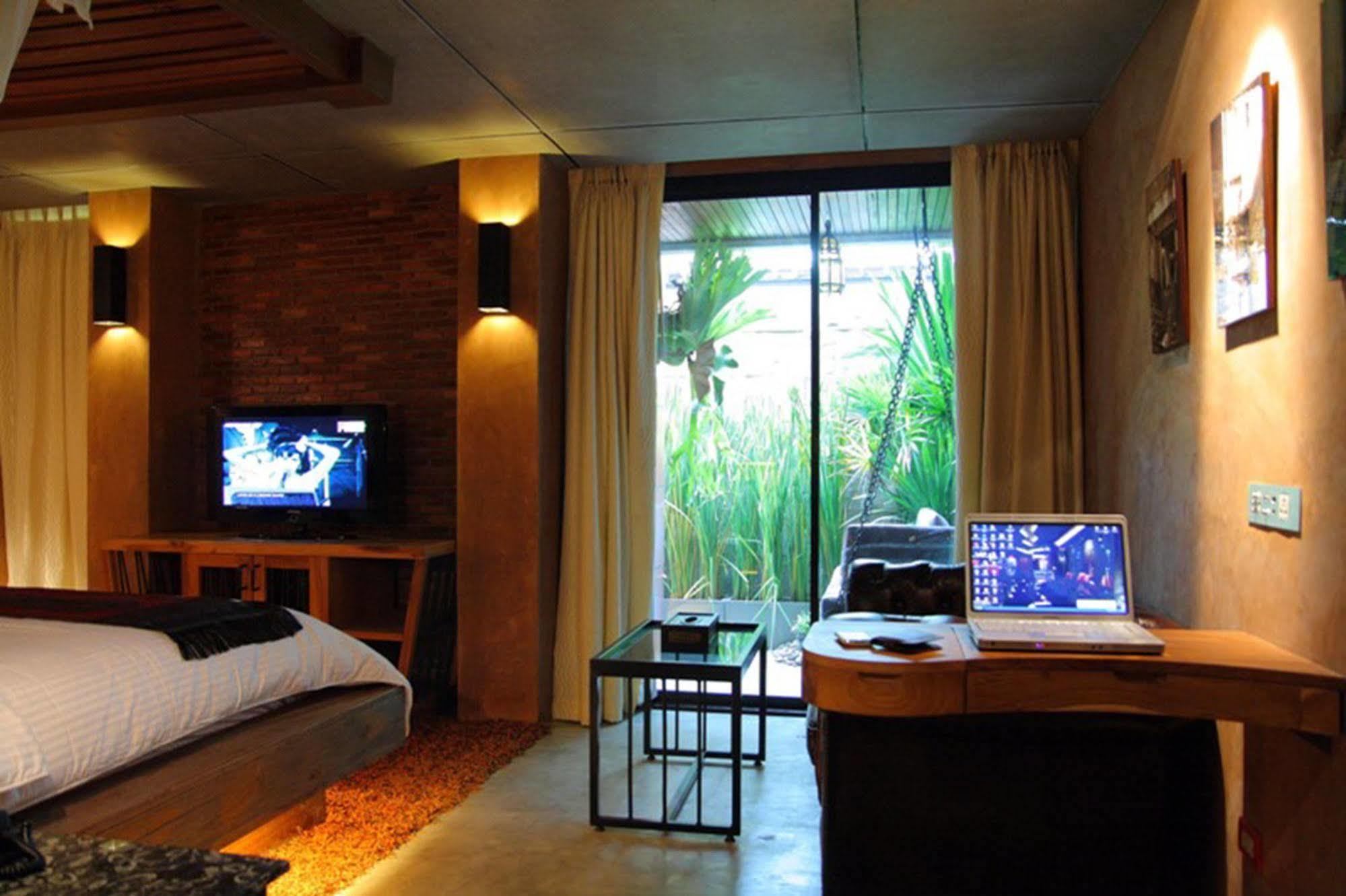 The Fusion Suites Bangkok Exterior photo