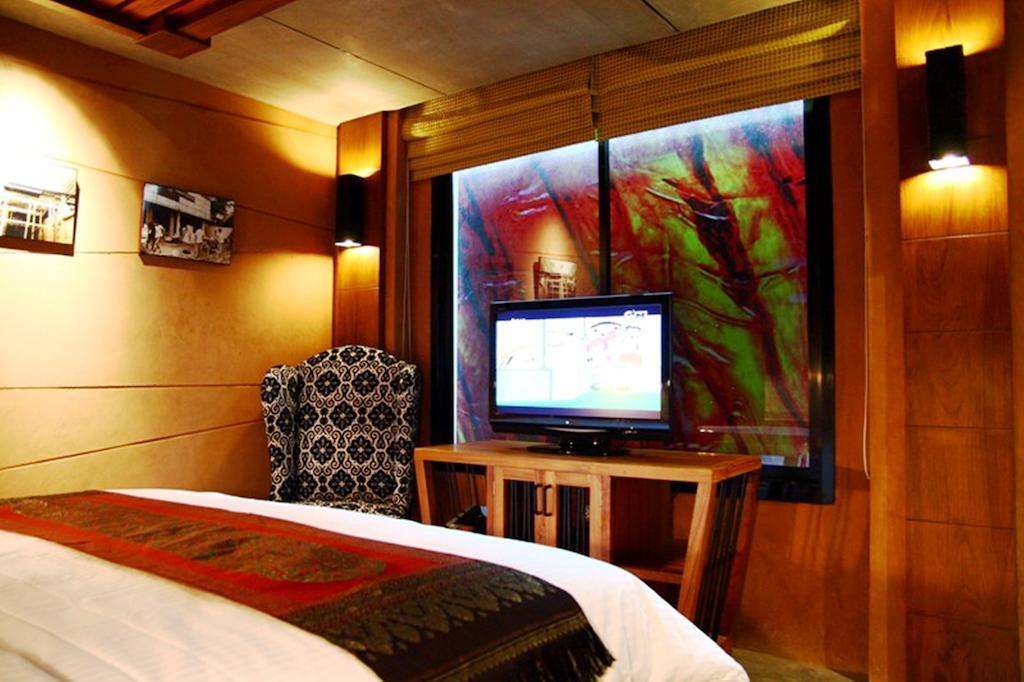 The Fusion Suites Bangkok Exterior photo